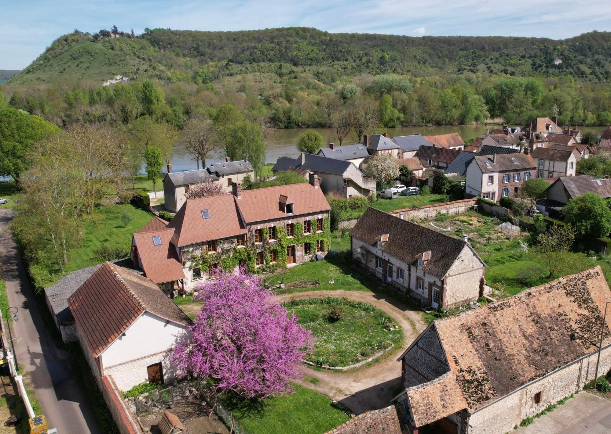 Вилла Les Jardins De Felicie Poses Экстерьер фото